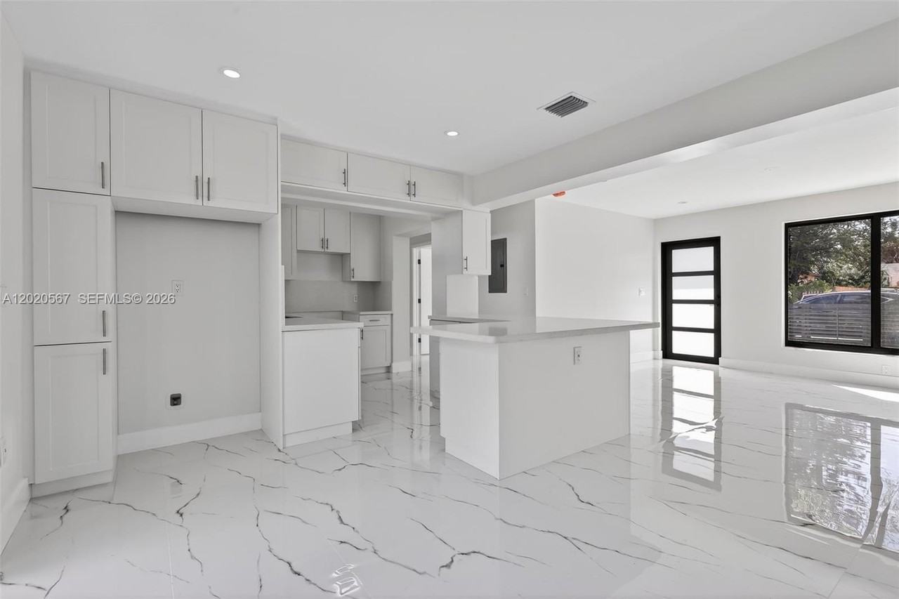 53 Nw 68th St #0 - Photo 5 of 32