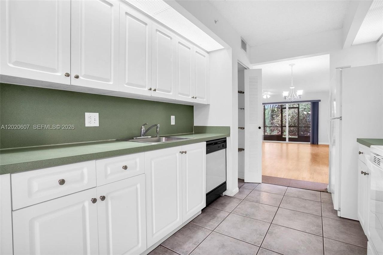 900 Sw 142nd Ave #115L - Photo 2 of 50
