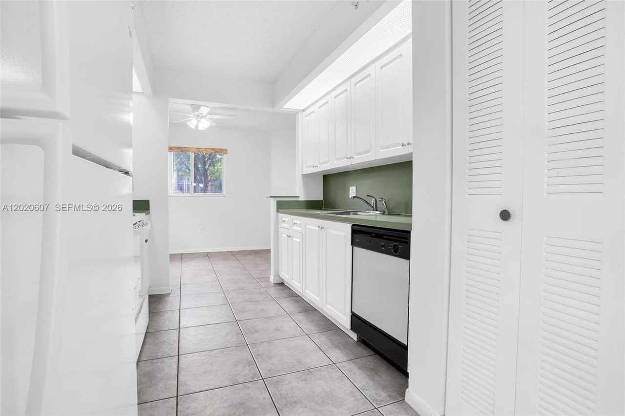 900 Sw 142nd Ave #115L - Photo 3 of 50