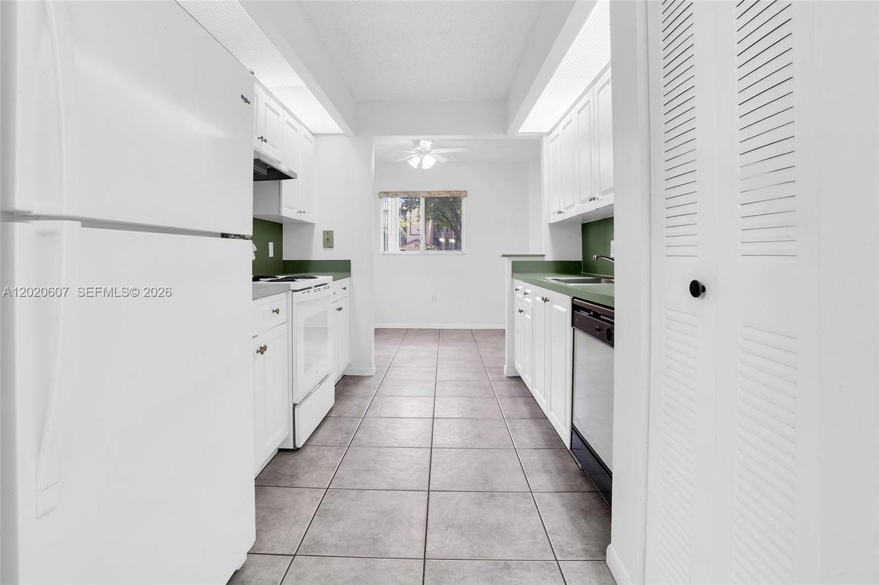 900 Sw 142nd Ave #115L - Photo 5 of 50