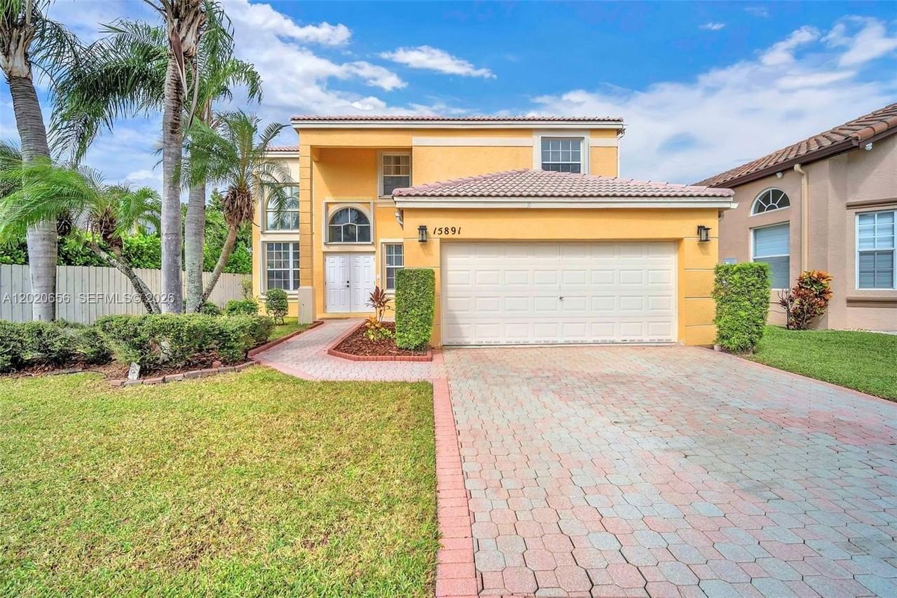 15891 Nw 15th Ct - Photo 2 of 50