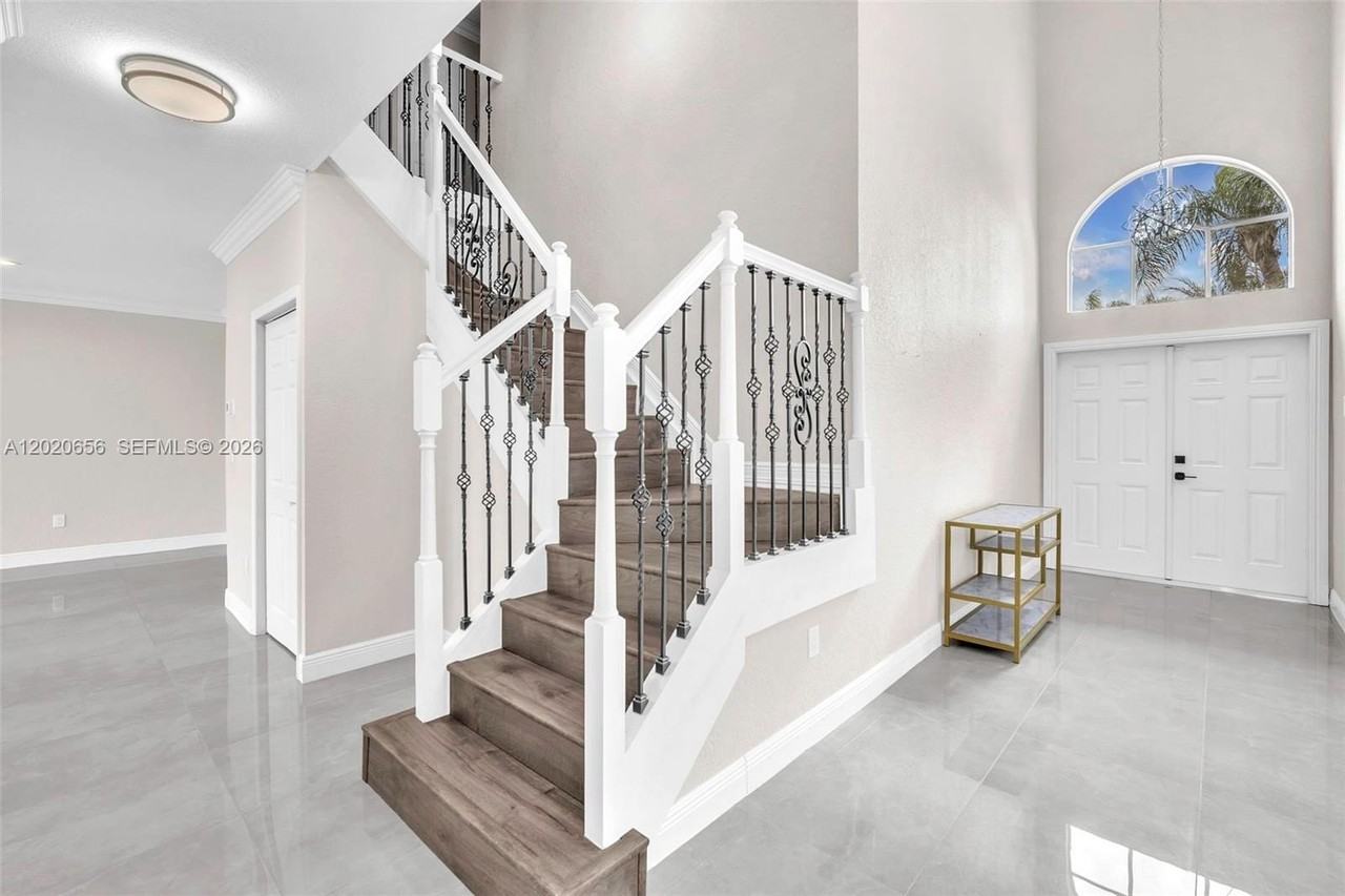 15891 Nw 15th Ct - Photo 5 of 50