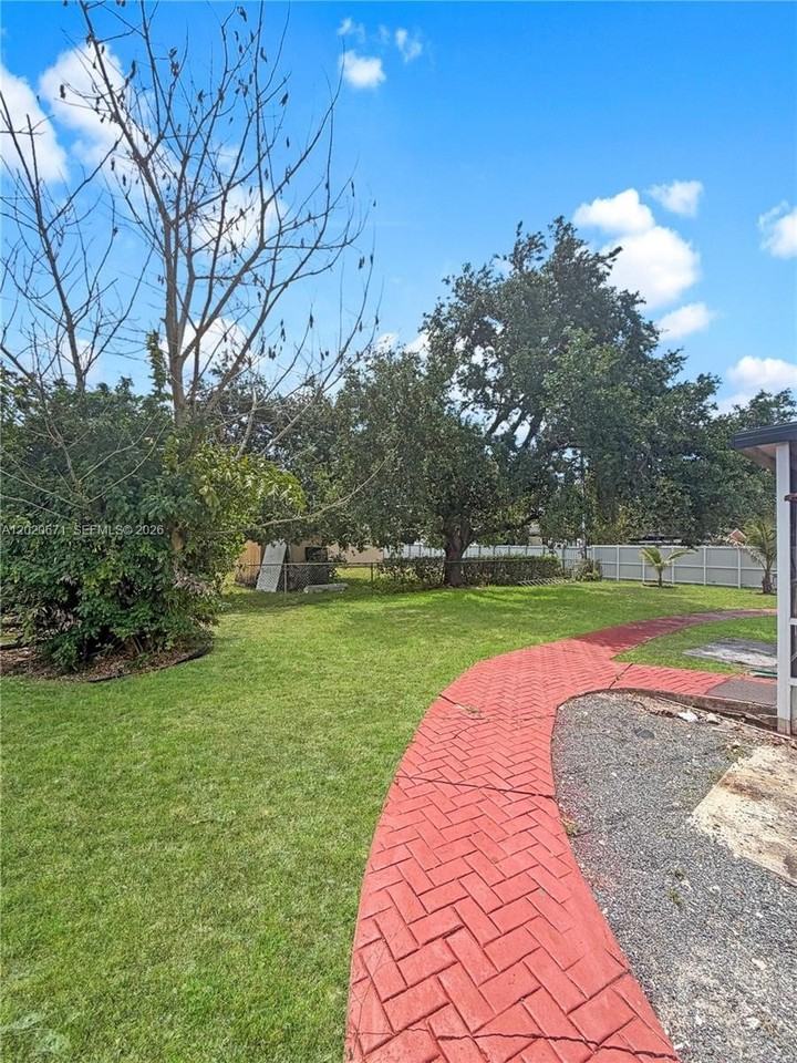 17311 Nw 49th Ave - Photo 7 of 14