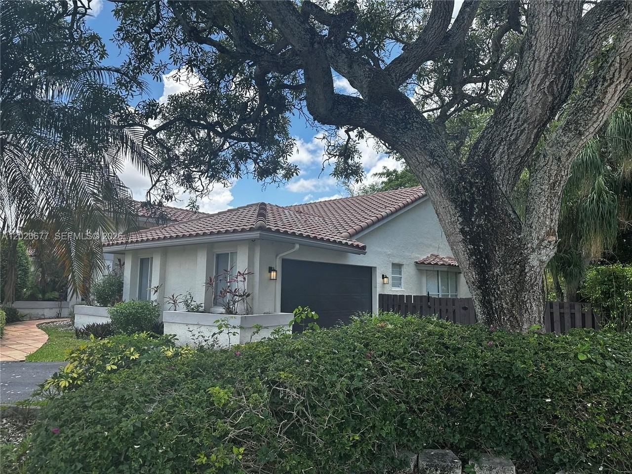1200 Nw 101st Ave - Photo 3 of 31