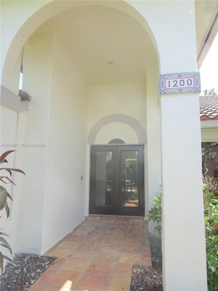 1200 Nw 101st Ave - Photo 5 of 31