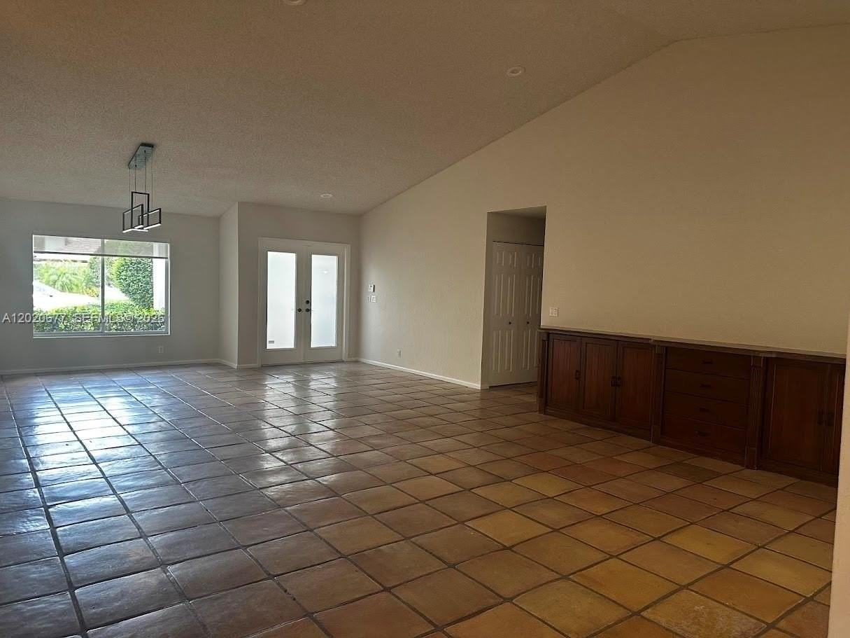 1200 Nw 101st Ave - Photo 6 of 31