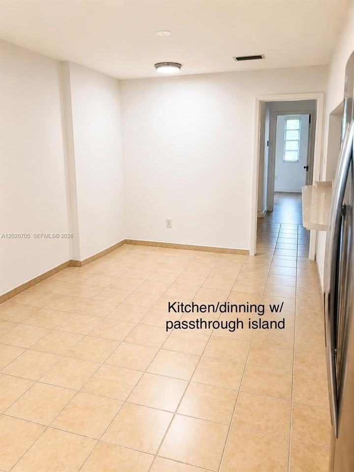 111 Navarre Dr - Photo 3 of 10