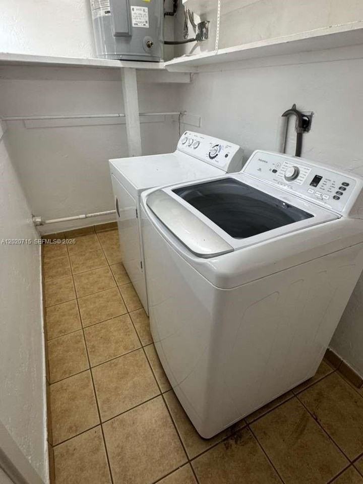 4035 Sw 11th St - Photo 6 of 16