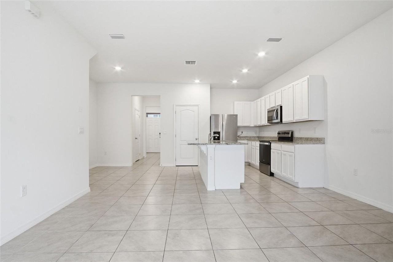 1535 Lumber Ave - Photo 5 of 27