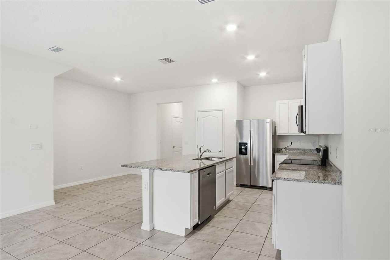 1535 Lumber Ave - Photo 6 of 27