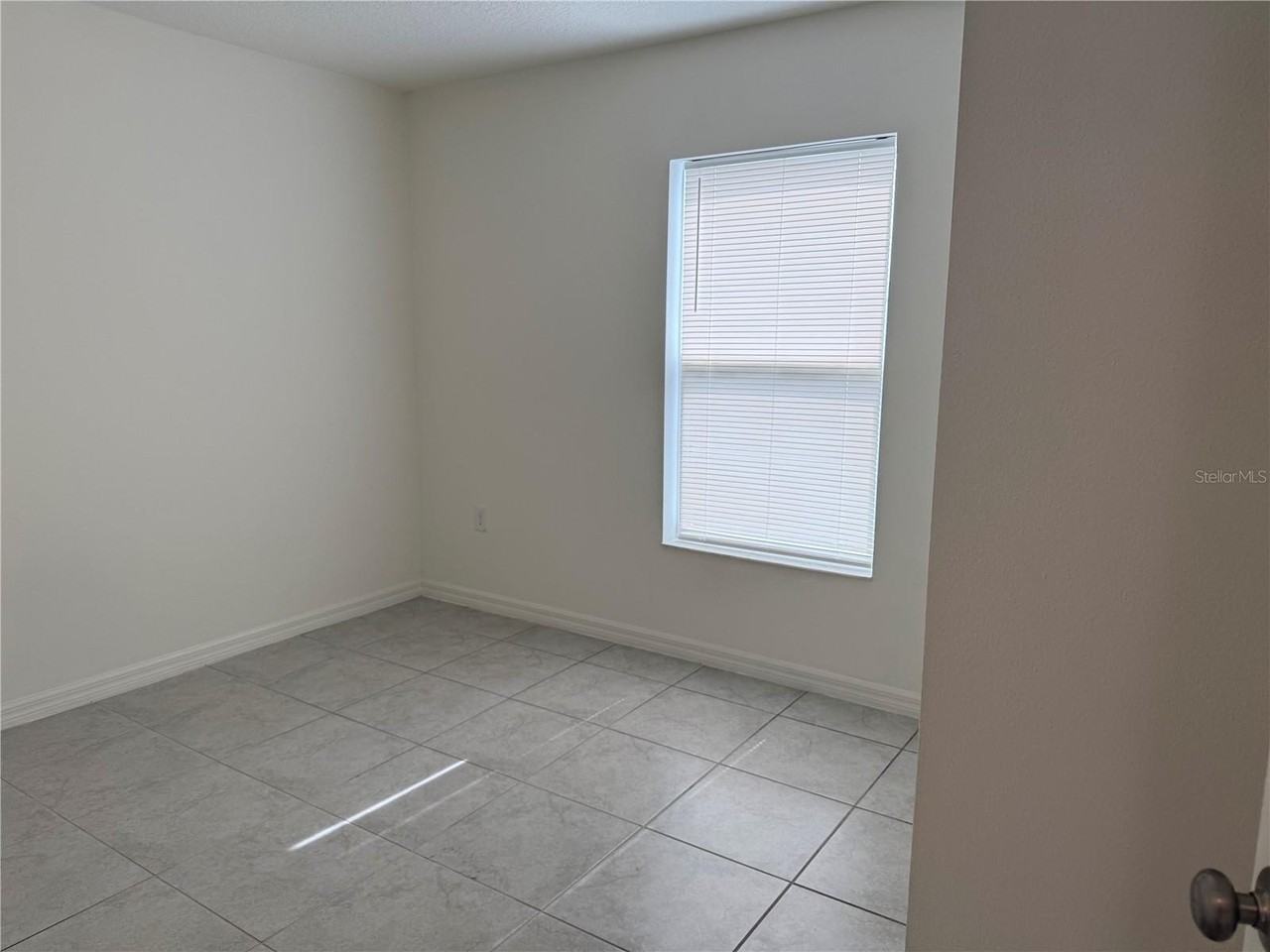 432 Summer Grove Ln - Photo 2 of 17