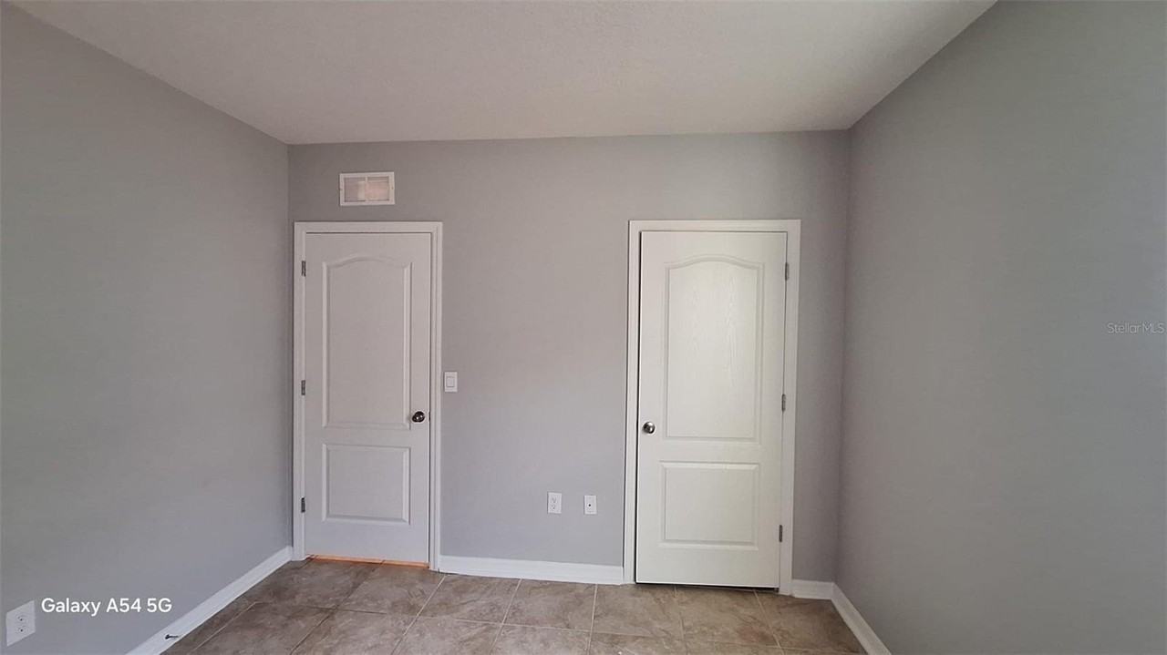 754 Chinoy Rd - Photo 3 of 7