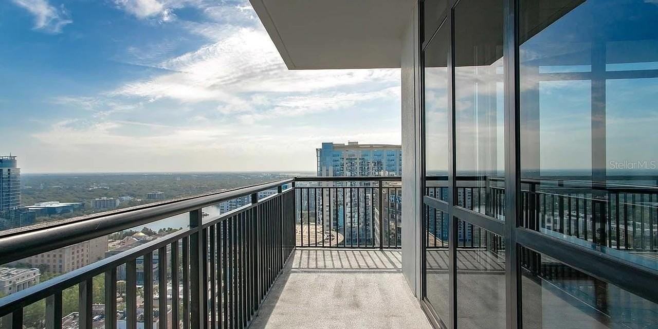 552 W Church St - Photo 5 of 12