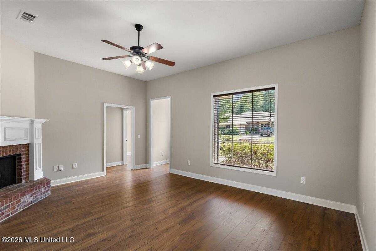 140 Millhouse Dr - Photo 7 of 29