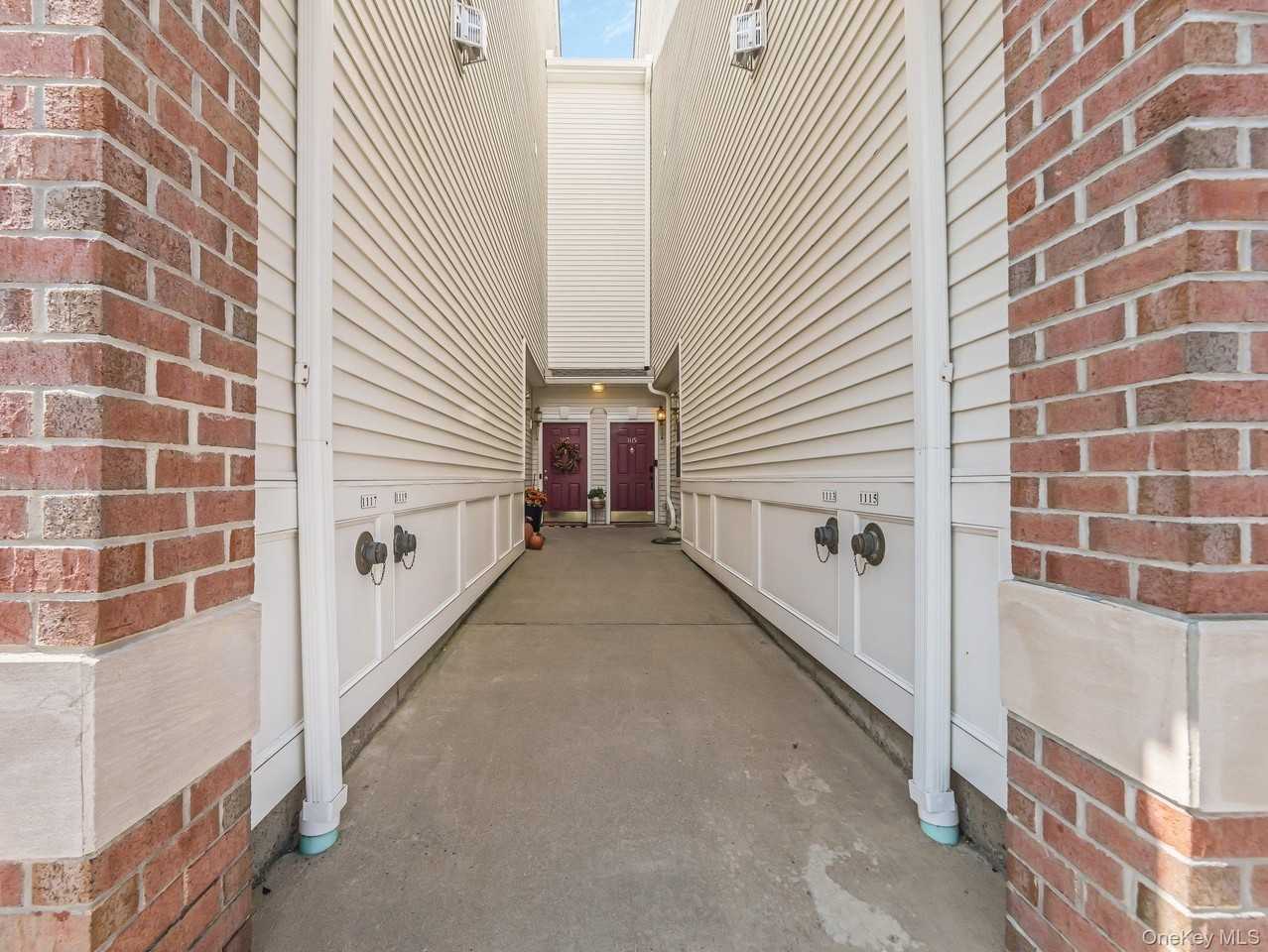 1115 Balsam Dr - Photo 3 of 49