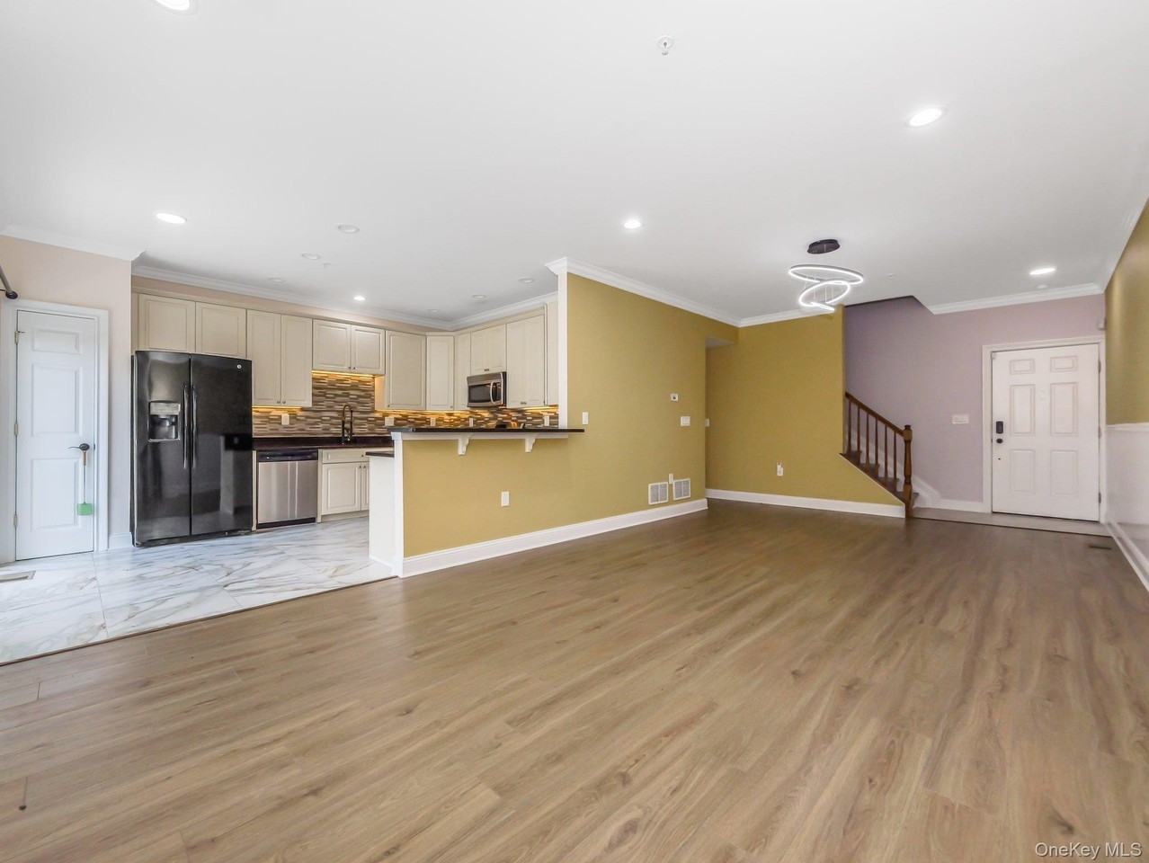 1115 Balsam Dr - Photo 6 of 49