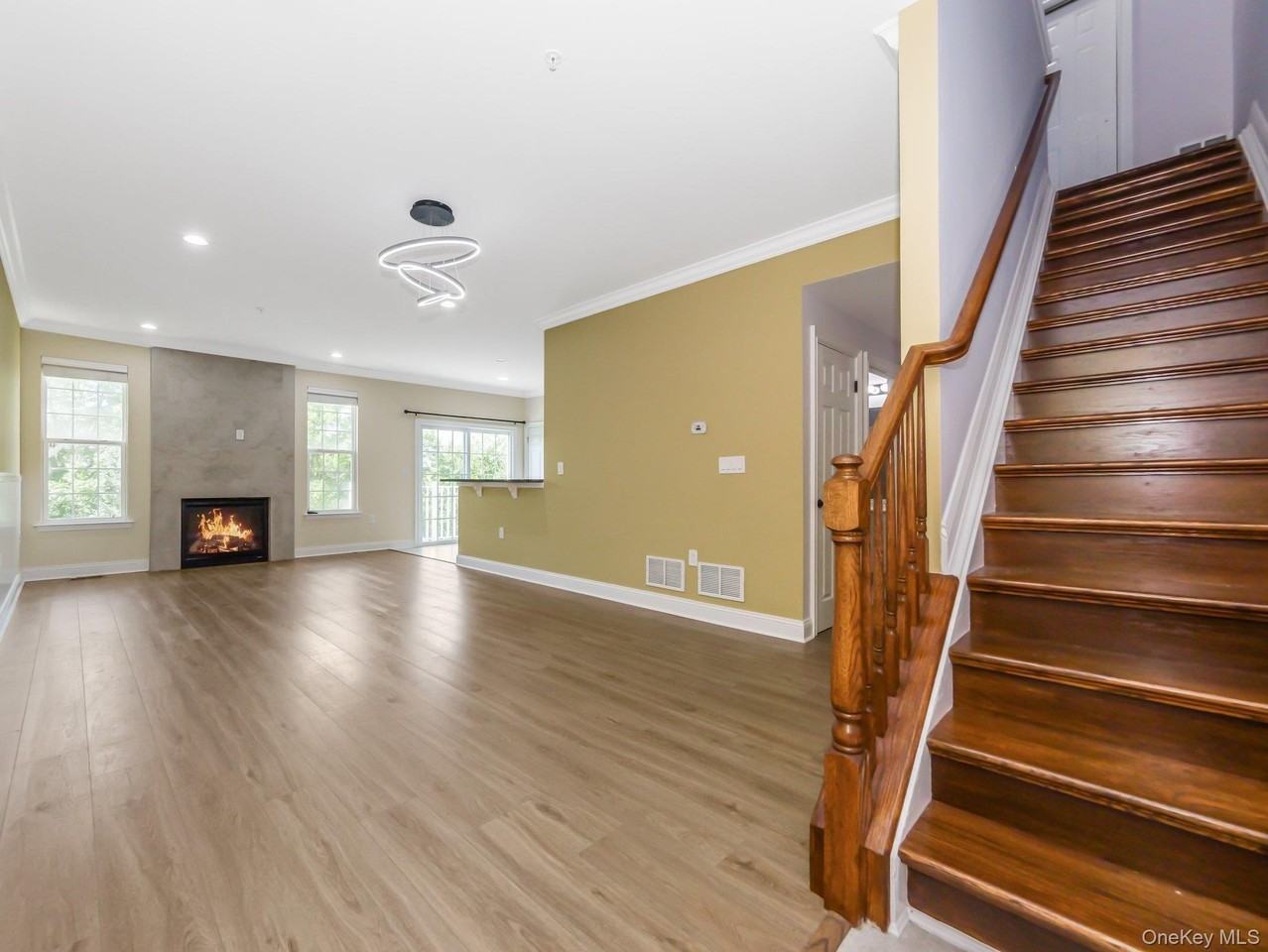 1115 Balsam Dr - Photo 7 of 49