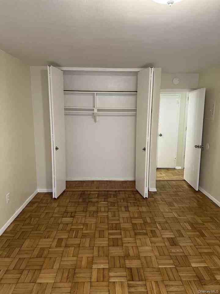 250 N Broadway #2E - Photo 2 of 11