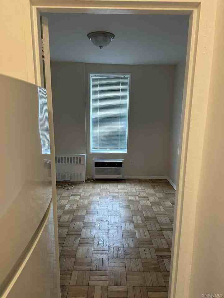 250 N Broadway #2E - Photo 3 of 11