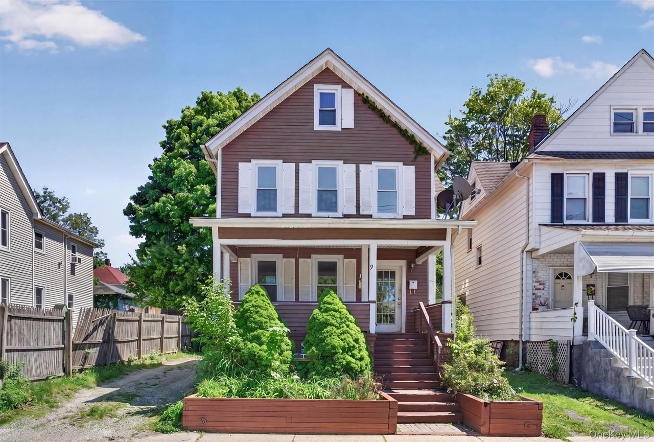 90 Montgomery St - Photo 4 of 22