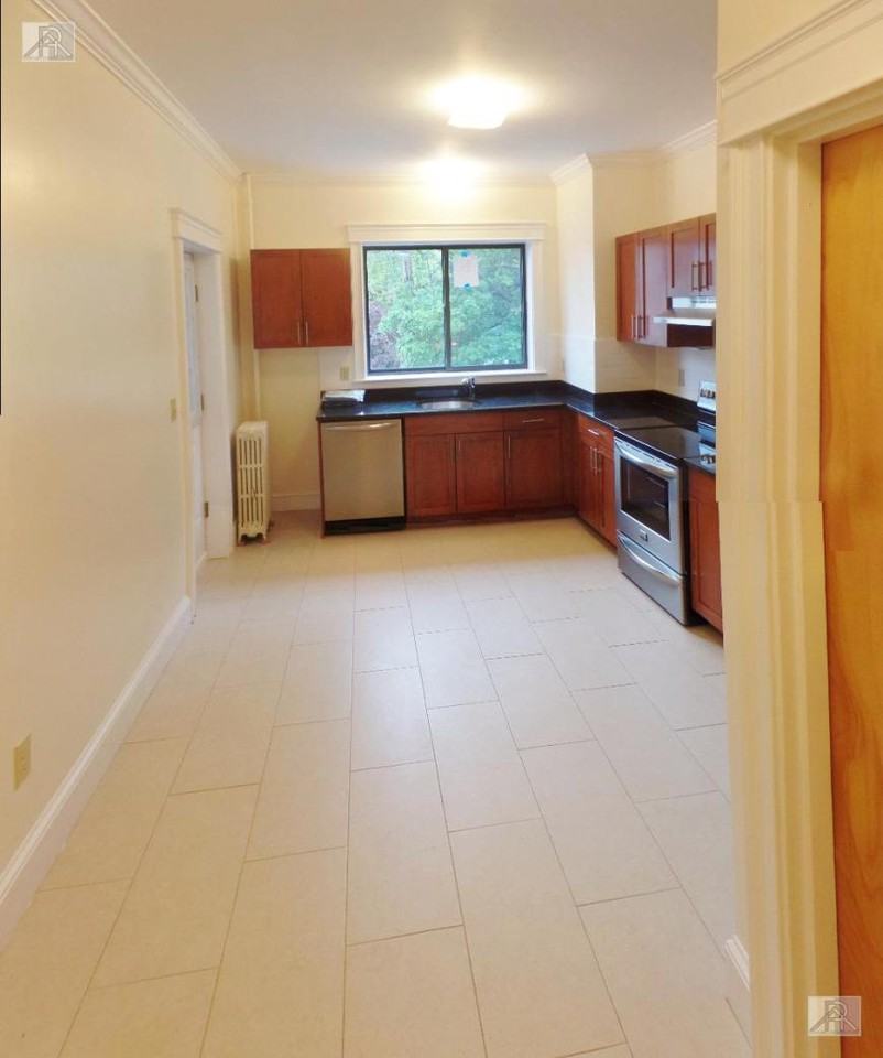 21 Glenville Ave - Photo 3 of 4