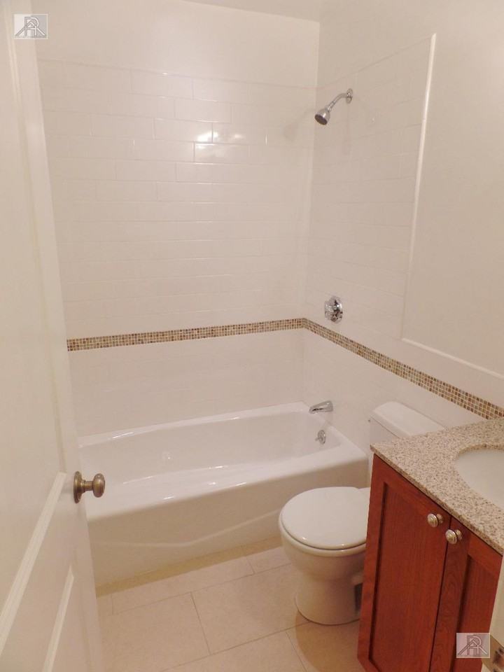 21 Glenville Ave - Photo 4 of 4