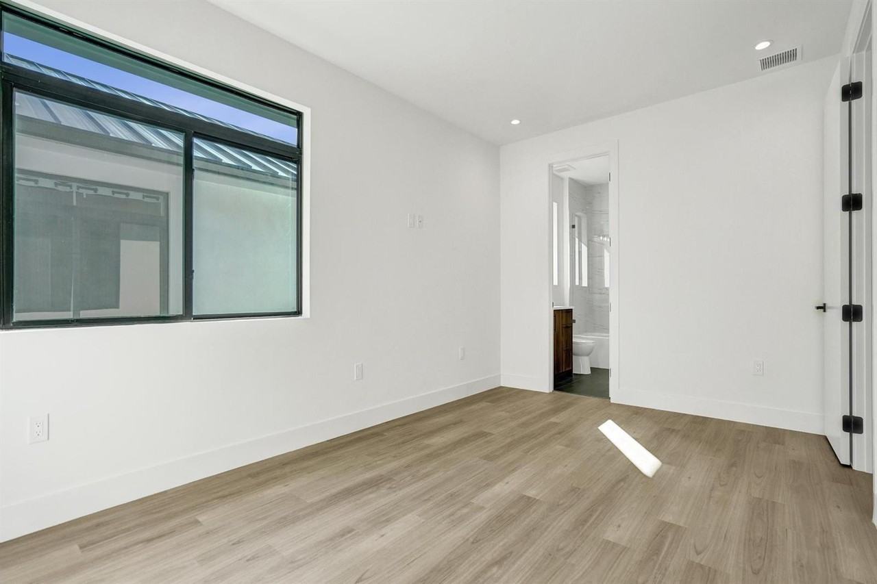 Sw 7th Ave - Photo 6 of 8