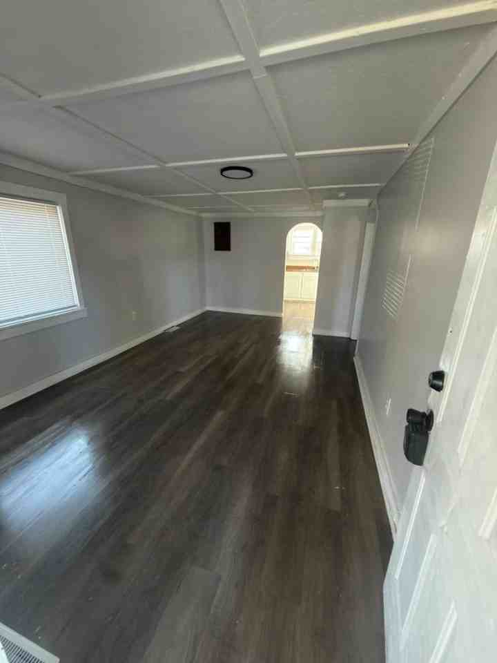 2411 Hendricks St - Photo 5 of 10