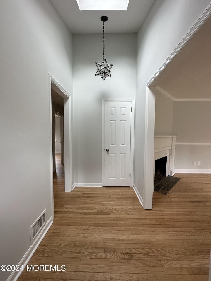 57 Kings Rd - Photo 3 of 22