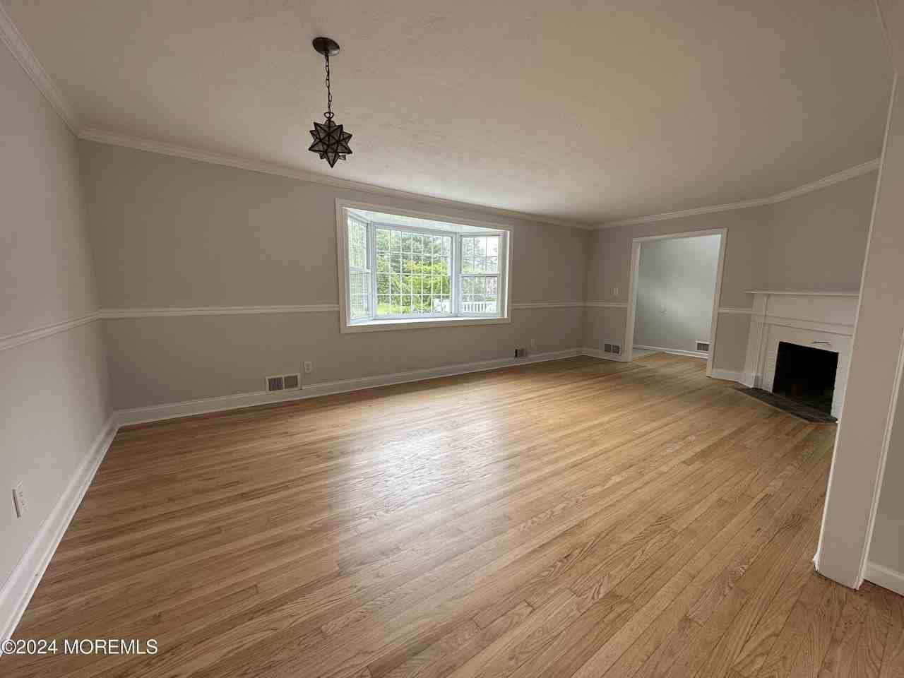 57 Kings Rd - Photo 5 of 22