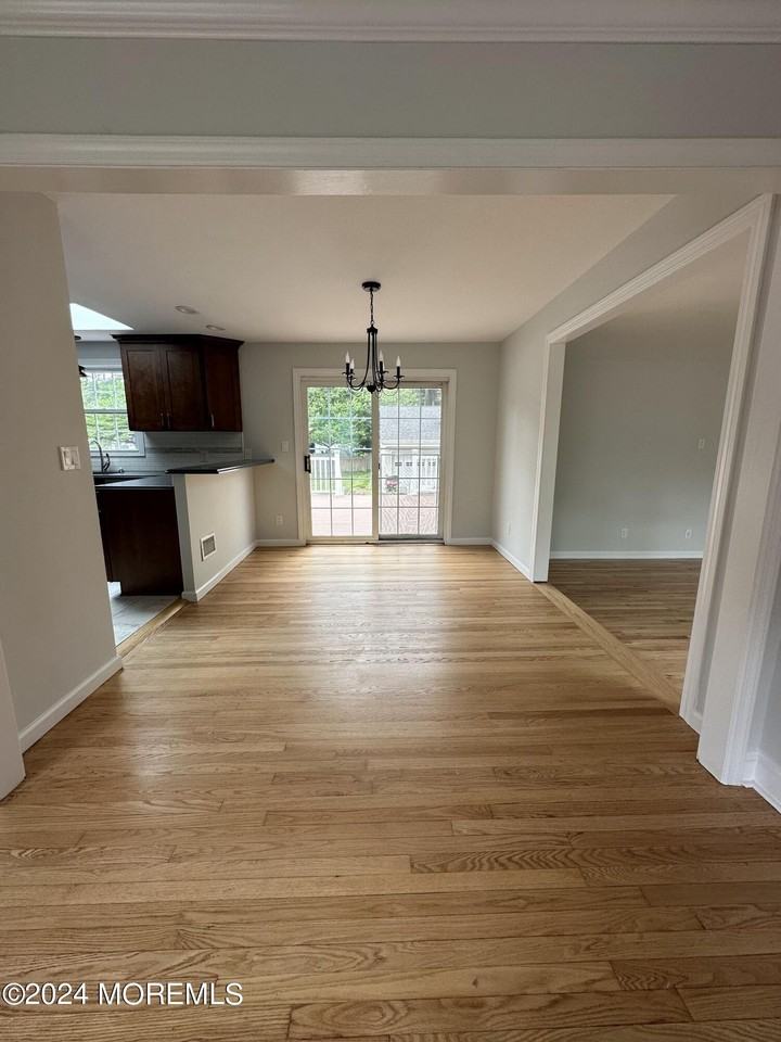 57 Kings Rd - Photo 6 of 22