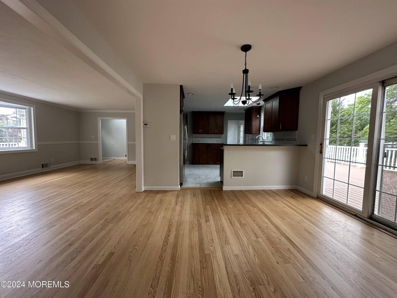 57 Kings Rd - Photo 7 of 22