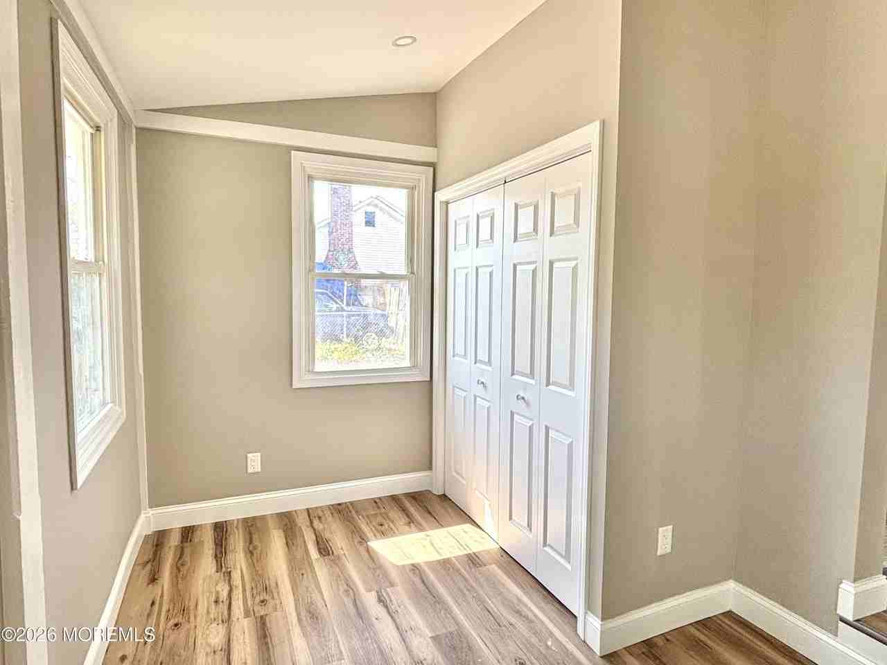408 Forepeak Ave - Photo 3 of 33