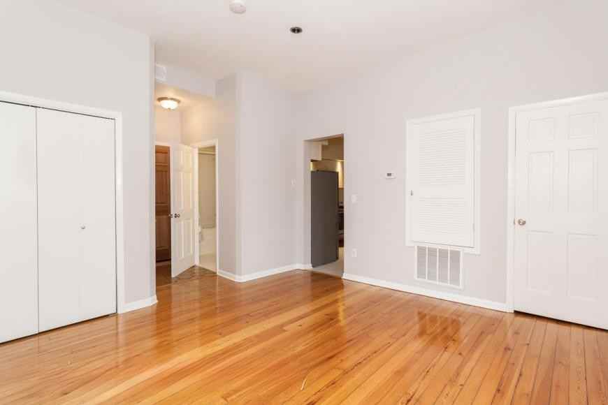 2204 N Clybourn Ave - Photo 3 of 5
