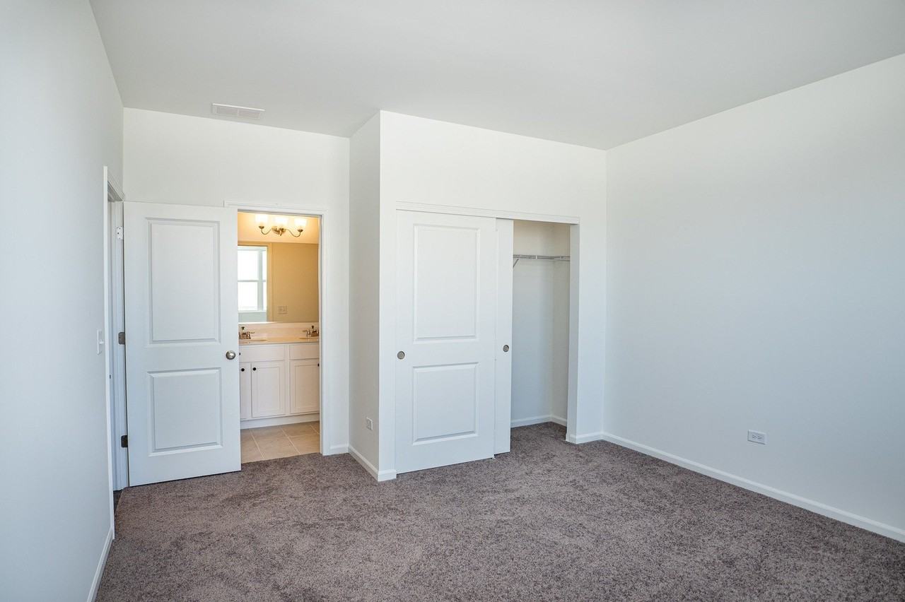 4283 Chelsea Manor Cir #4283 - Photo 3 of 15