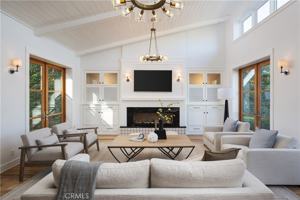 featured image of 2217 Laurel Pl