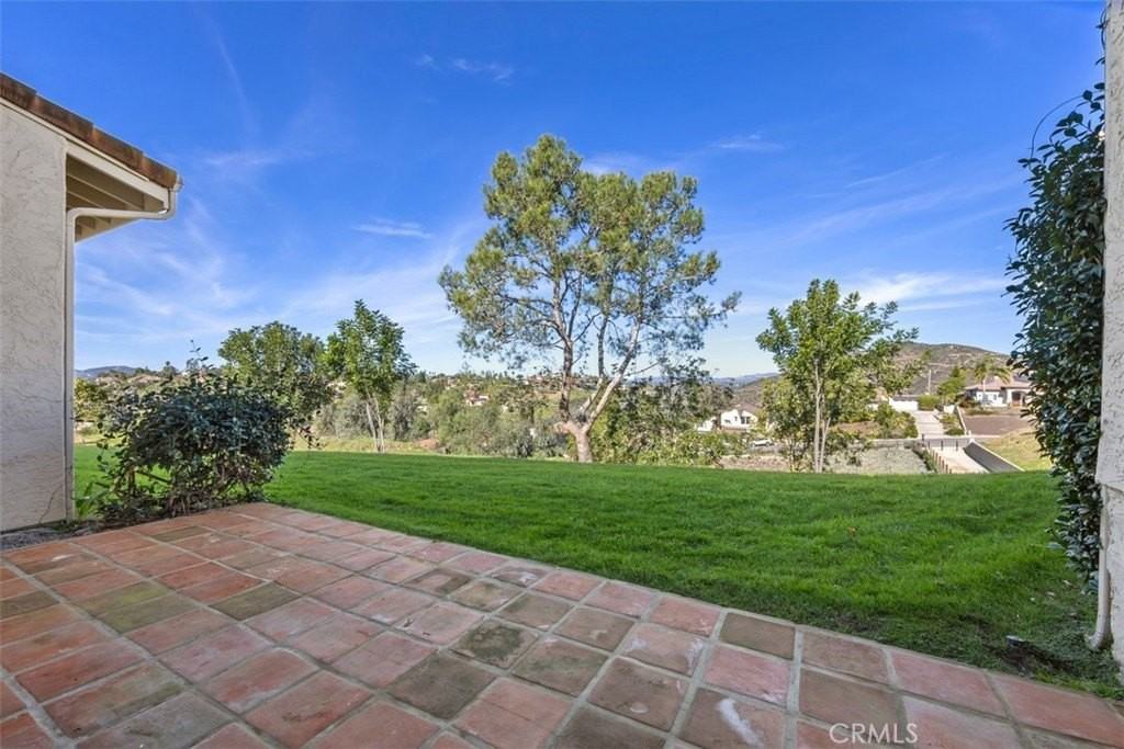 17818 Villamoura Dr - Photo 2 of 40