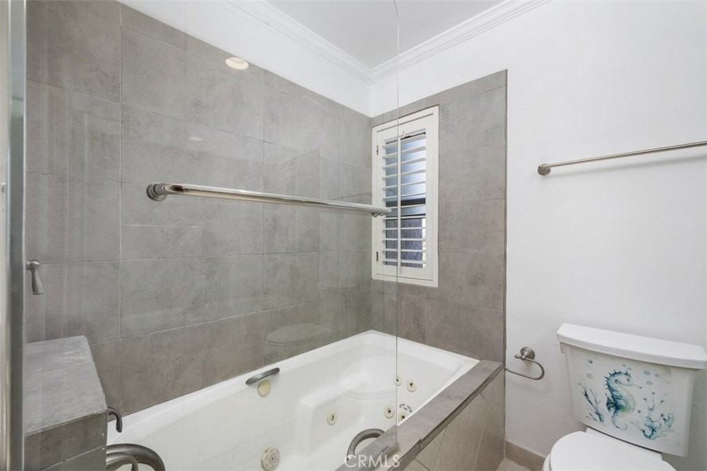 17818 Villamoura Dr - Photo 5 of 40