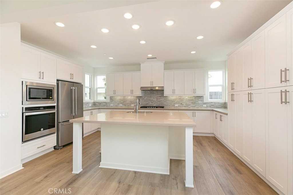 23 Alienta Ln - Photo 4 of 45