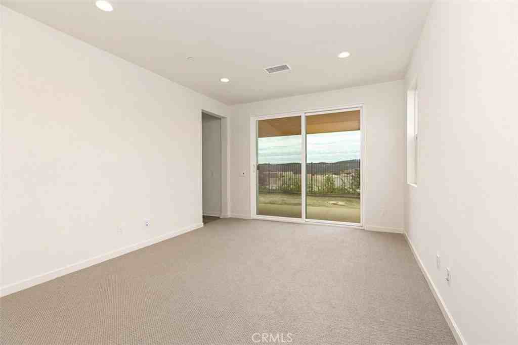 23 Alienta Ln - Photo 6 of 45