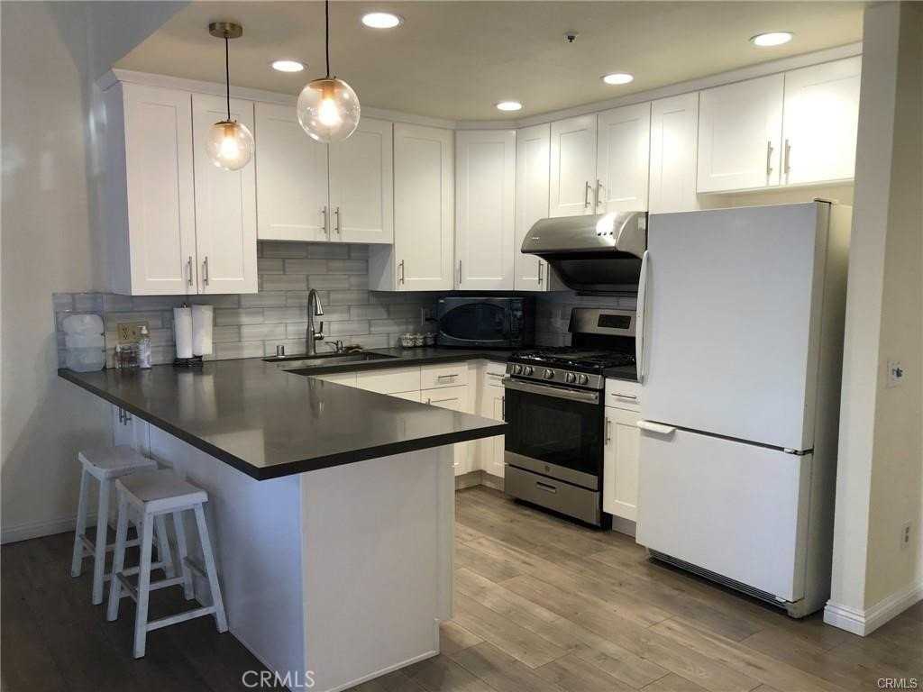 835 Arcadia Ave #3 - Photo 5 of 12
