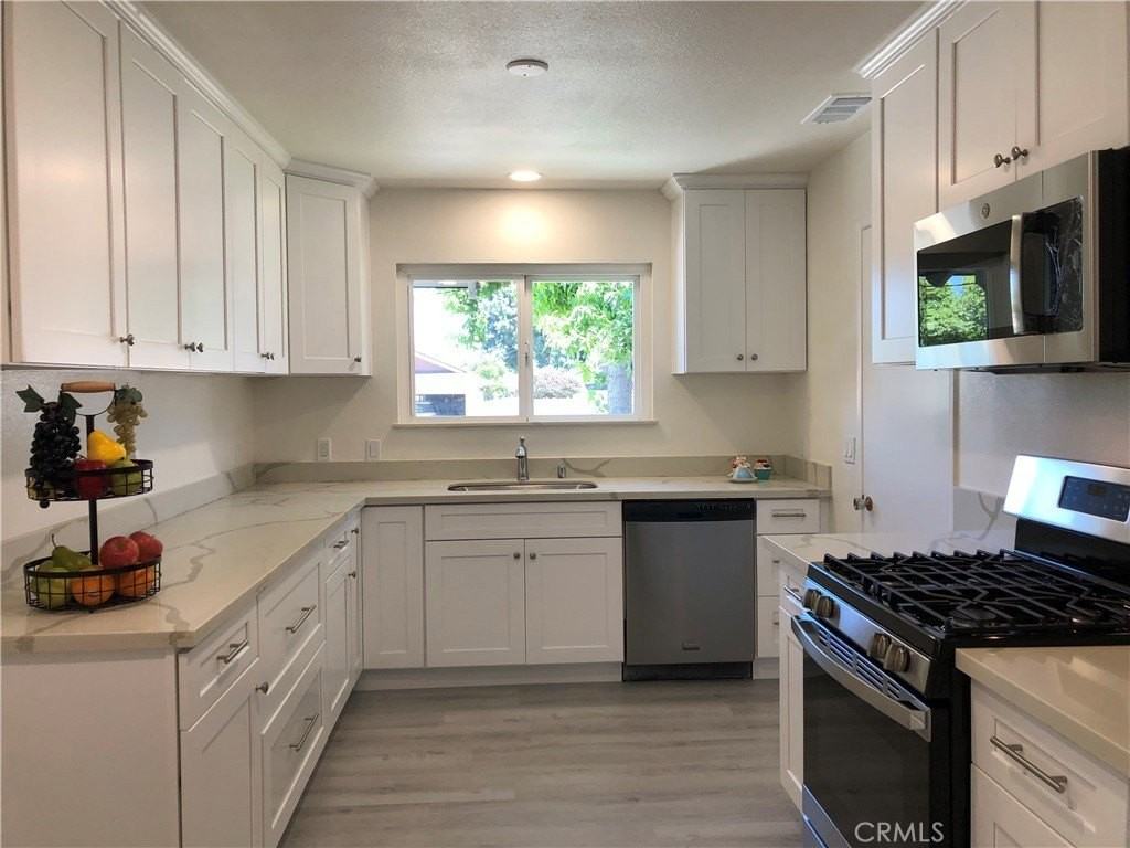 2817 Merlin Ave - Photo 6 of 25