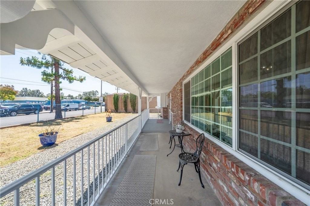 1345 Jellick Ave - Photo 3 of 50
