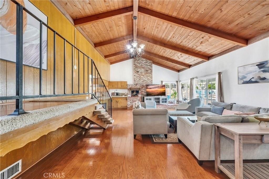 1345 Jellick Ave - Photo 6 of 50