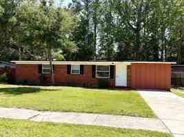 featured image of 2909 Lauderdale Dr E