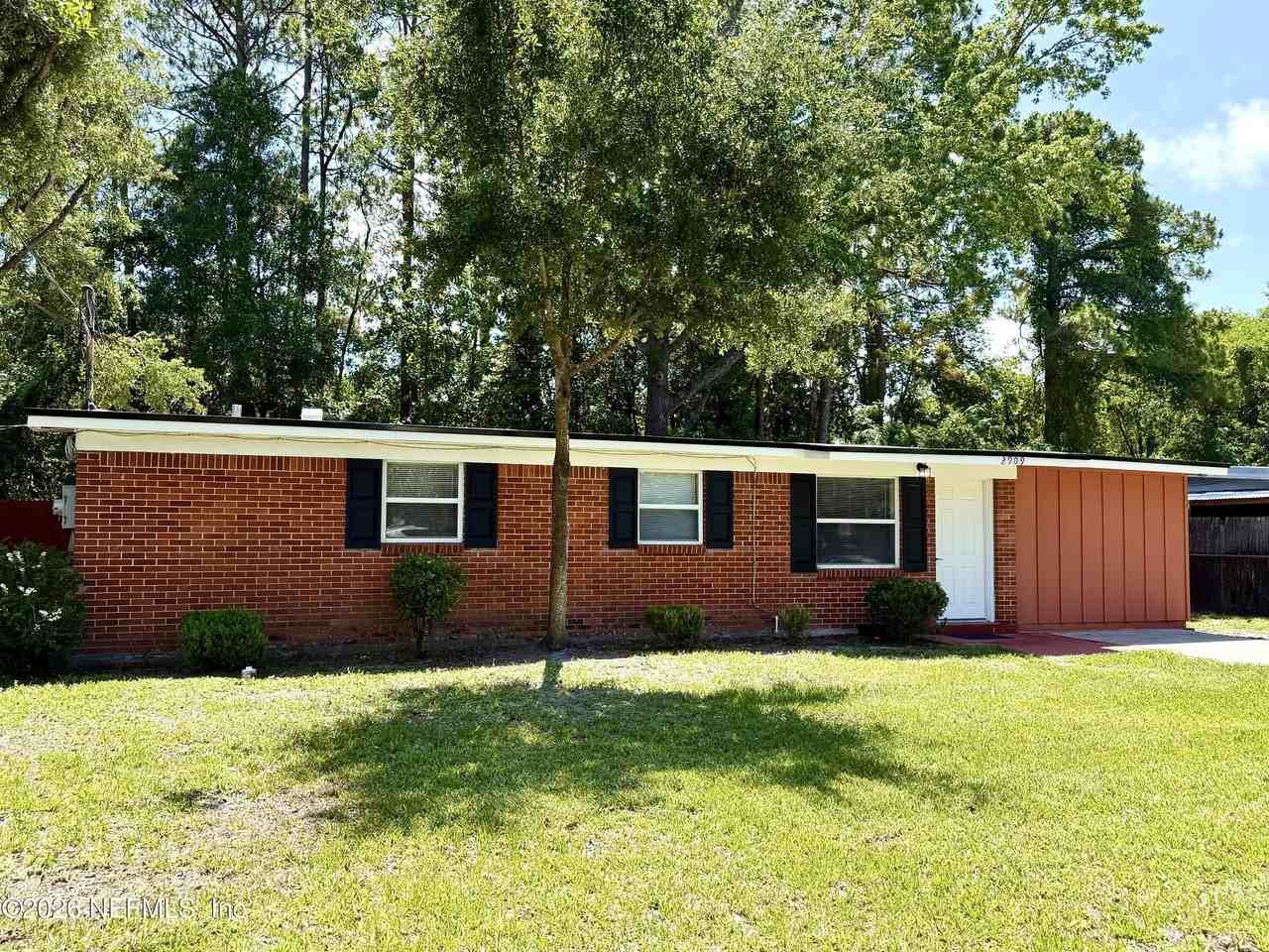 2909 Lauderdale Dr E - Photo 2 of 21