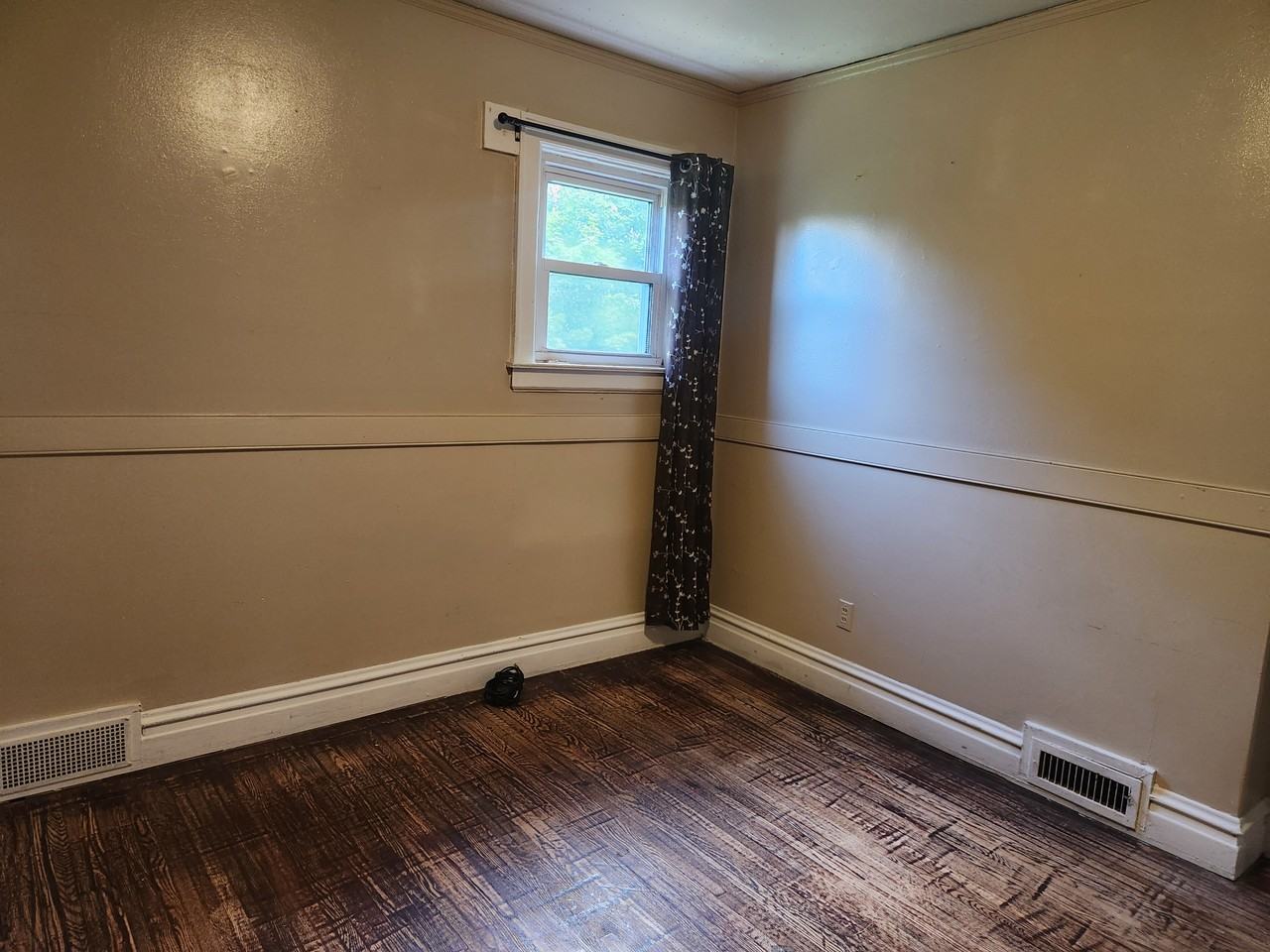 104 Foster Ave #1 - Photo 7 of 13
