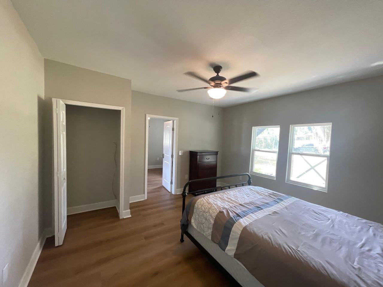 Gilmore Ave - Photo 4 of 10