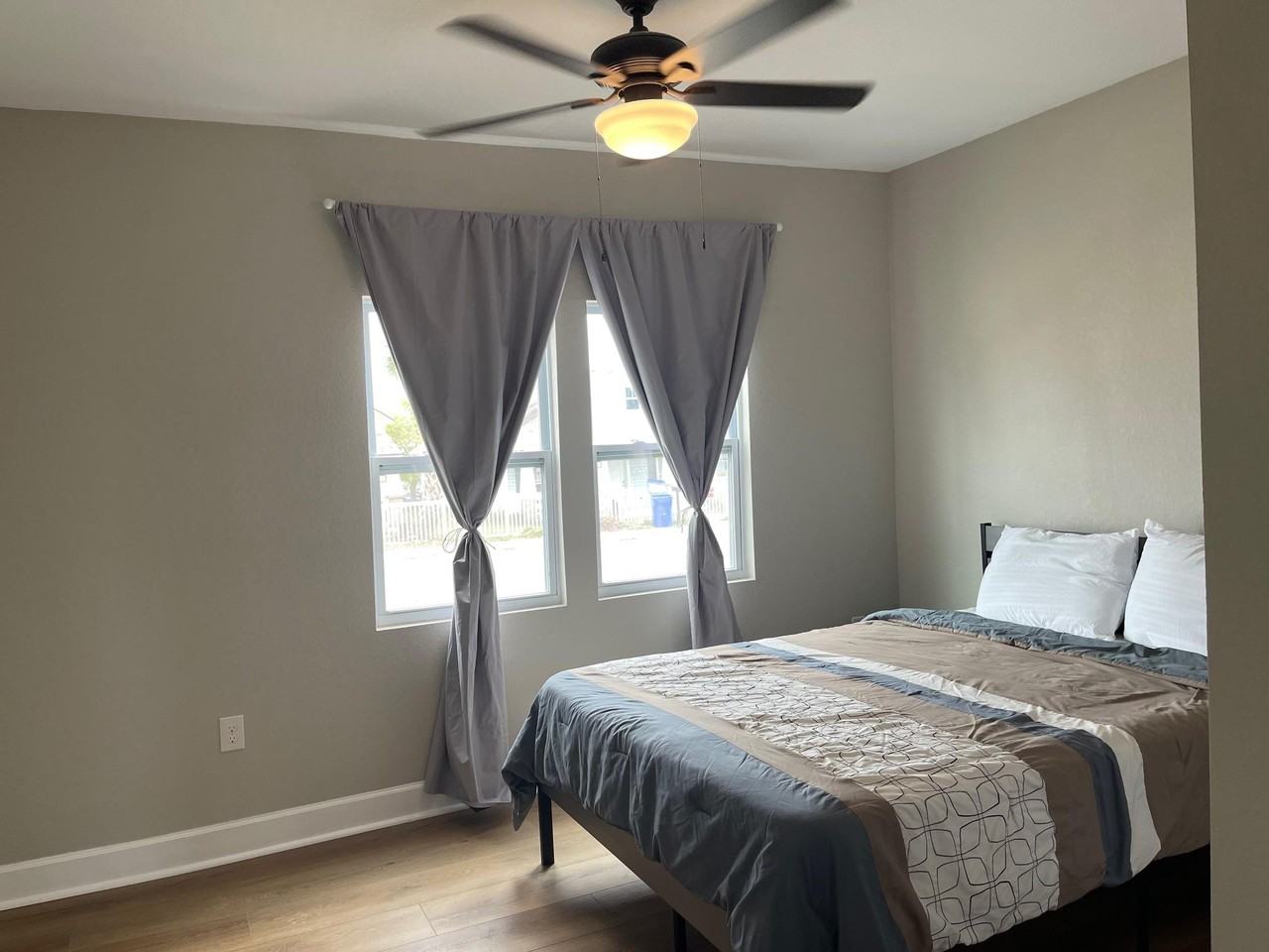 Gilmore Ave - Photo 6 of 10