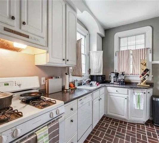 3710 Nashville Ave - Photo 3 of 8